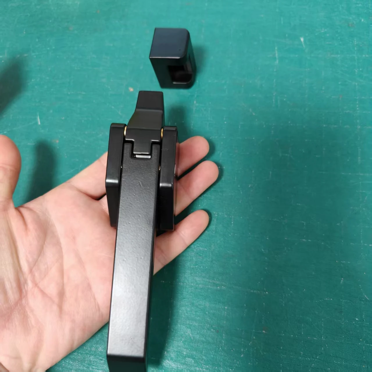 Door Buckle,135010835,Door Latch apply for Charmilles wire-cut EDM Machine FI240 / CUT20P Low Speed Wire EDM Machine Spare Parts