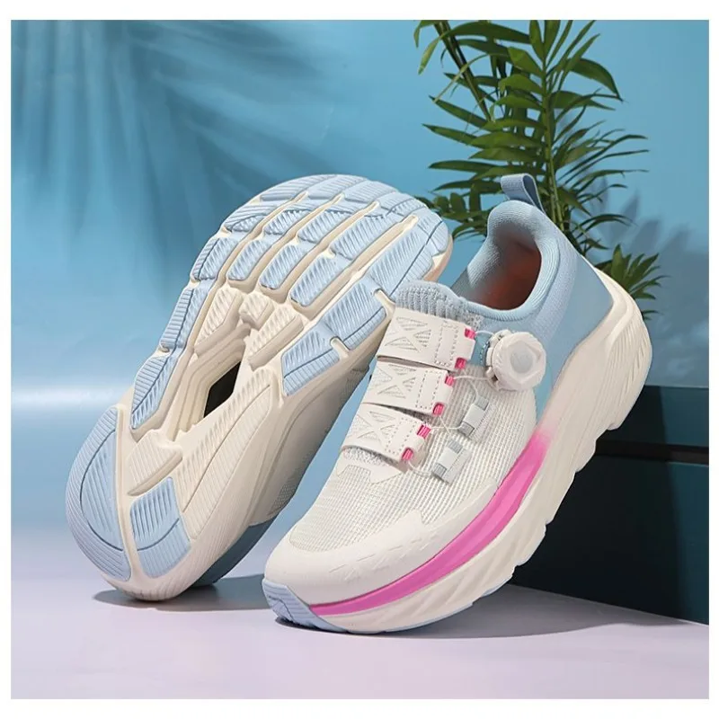 

Original Brand Unisex Comfortable Wide Foot Jogging Sneakers Designer Damping Sport and Leisure Shoe Quick Lacing Trecking Shoe