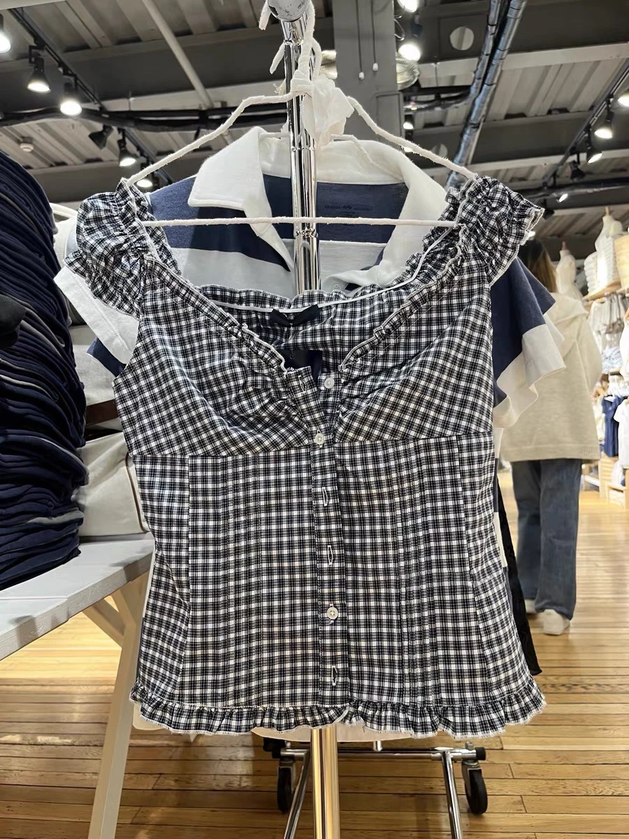Vintage Plaid Ruffles T-shirt Women New V-neck Single Breasted Puff Sleeve Slim Tee Shirt Summer Casual Sweet Slim Crop Top Y2k