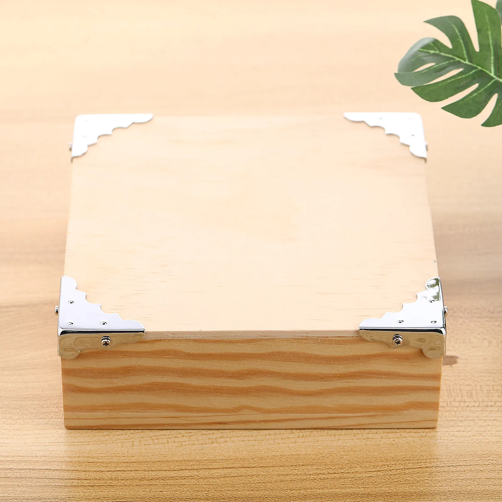 

4 pcs Metal Guitar Box Corner Protector Silver Box Corner Cover For Diy Jewelry Gift Case Scrapbook Album Protection Instrument