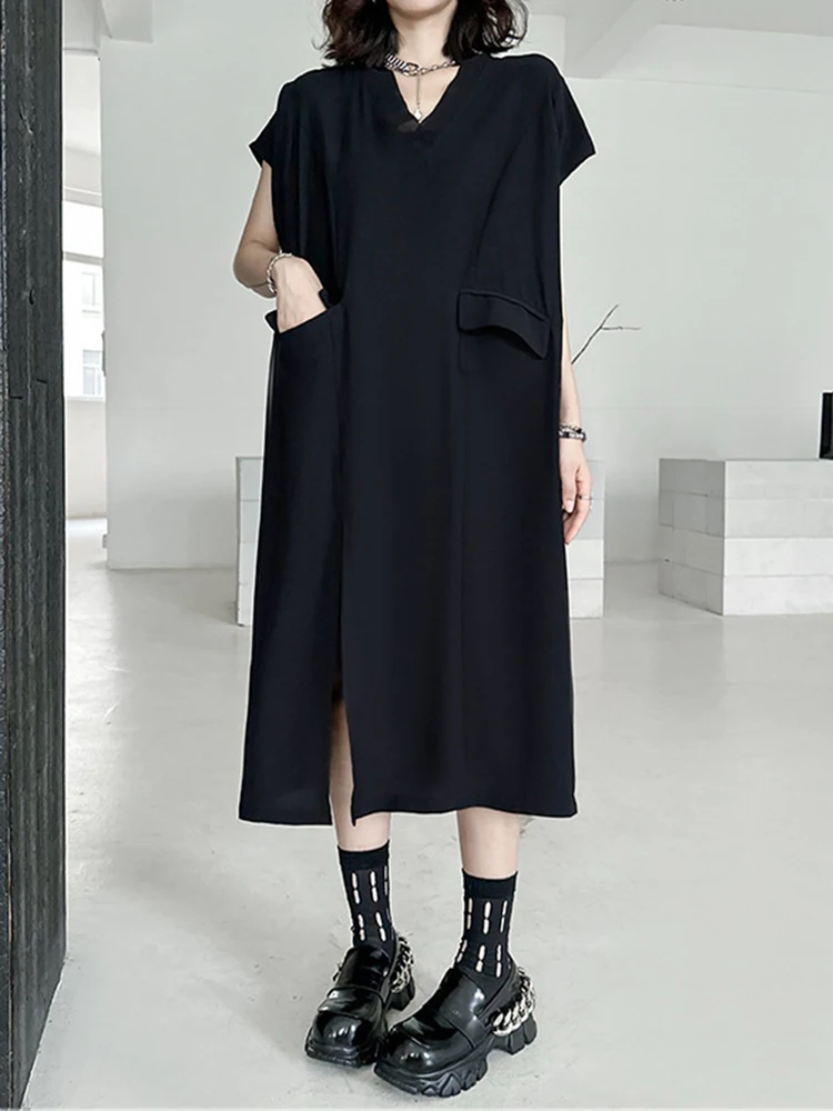 [EAM] Women Black Brief Thin Hem Slit Casual Big Sie Midi Dress New V-Neck Sleeveless Fashion Tide Spring Summer 2024 1DH5029