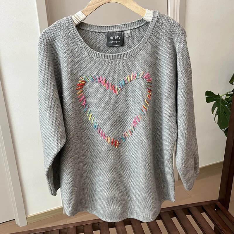 

Свободный женский вязаный свитшот Long Sve 09, европейский Sle, милый дизайн с вышивкой в виде сердца, универсальная удобная одежда для возраста...