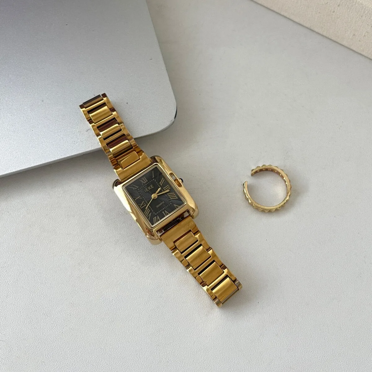 Simple Steel Band Watch With A Sophisticated Look, Perfect For Students, A Stylish Square-Faced Women'S Watch, Ideal As A Gift.