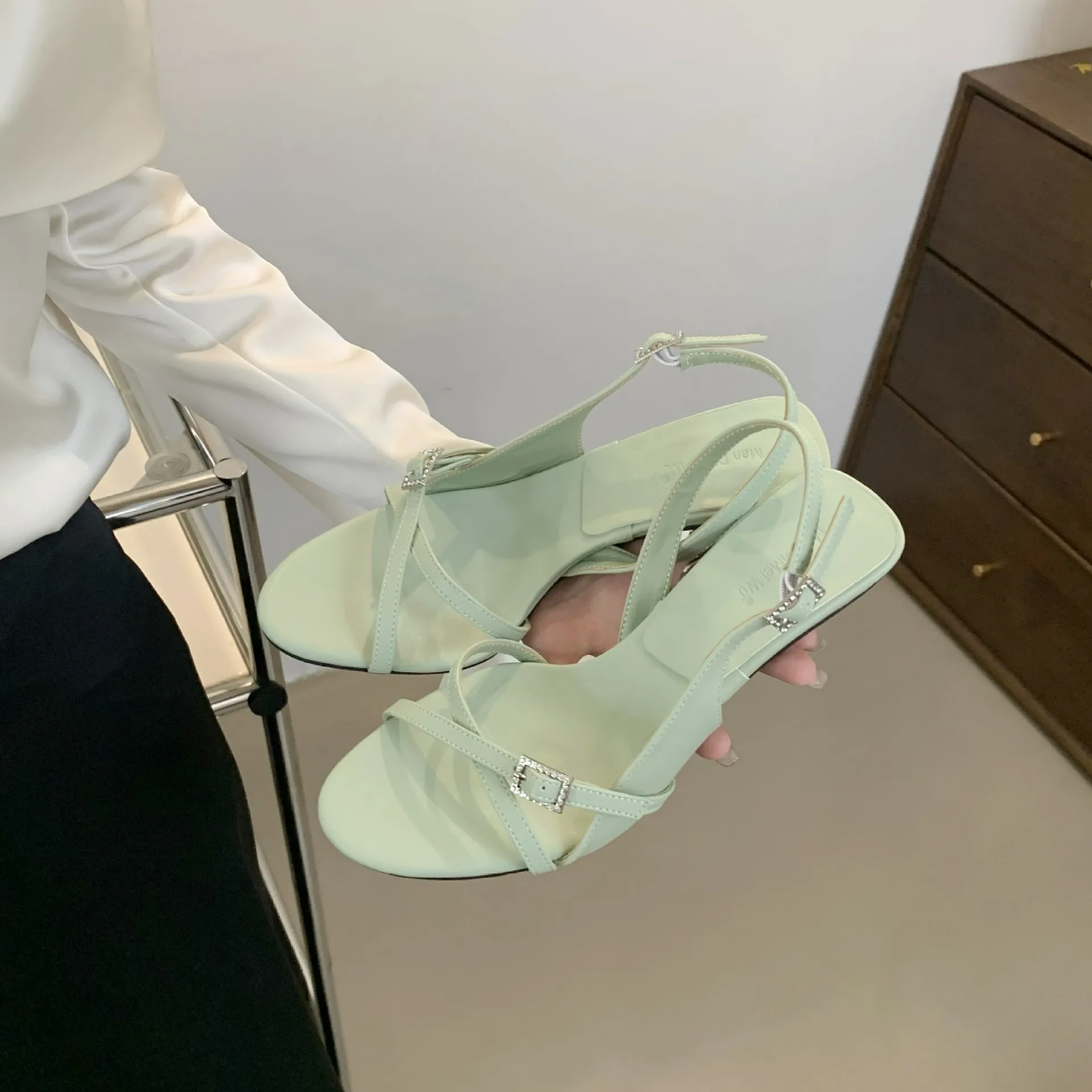 

Женские туфли 2024, низкие тапки, резиновая ткань, римские сланцы, Копытный каблук, низкая обувь для женщин 2024, ткань, Копытный каблук, римские туфли