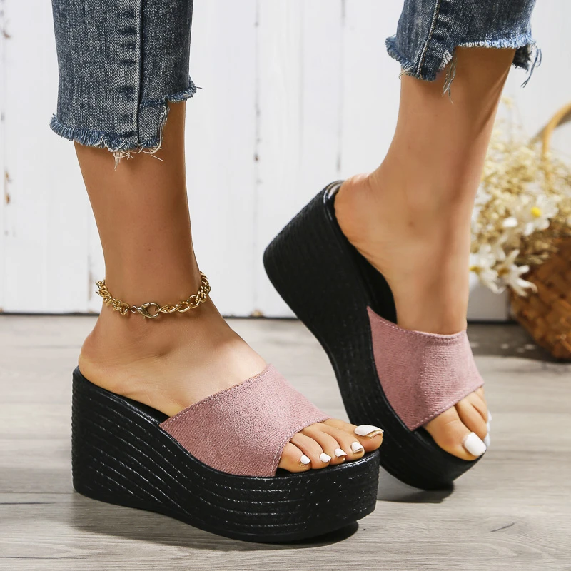 

2024 New Trend Outdoor Wedge Sandals Women Casual Lightweight Shoes Summer Minimalist Designer Platform Slipper Slides Women