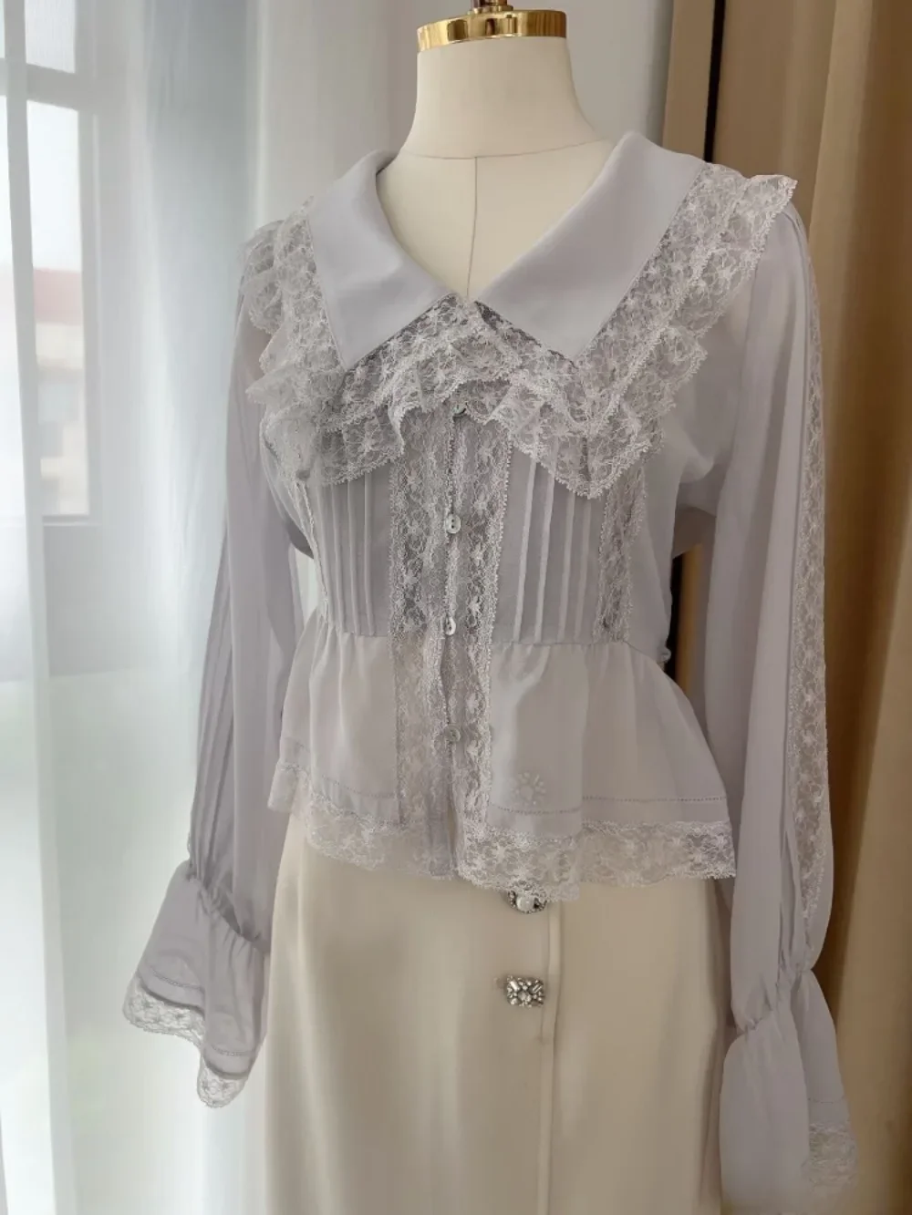 

Японские милые изысканные новые рубашки с вырезами, французские повседневные рубашки с воротником «Питер Пэн», кружевные Ropa Mujer, блузки с расклешенными рукавами и оборками