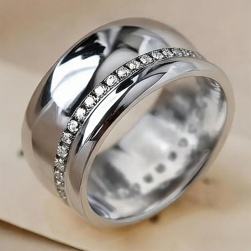Huitan Polierter Damenring in Silberfarbe, wunderschöner Hochzeits- und Partyring mit eingelegtem, hellem Zirkonia, Modeaccessoires, Schmuck für Damen