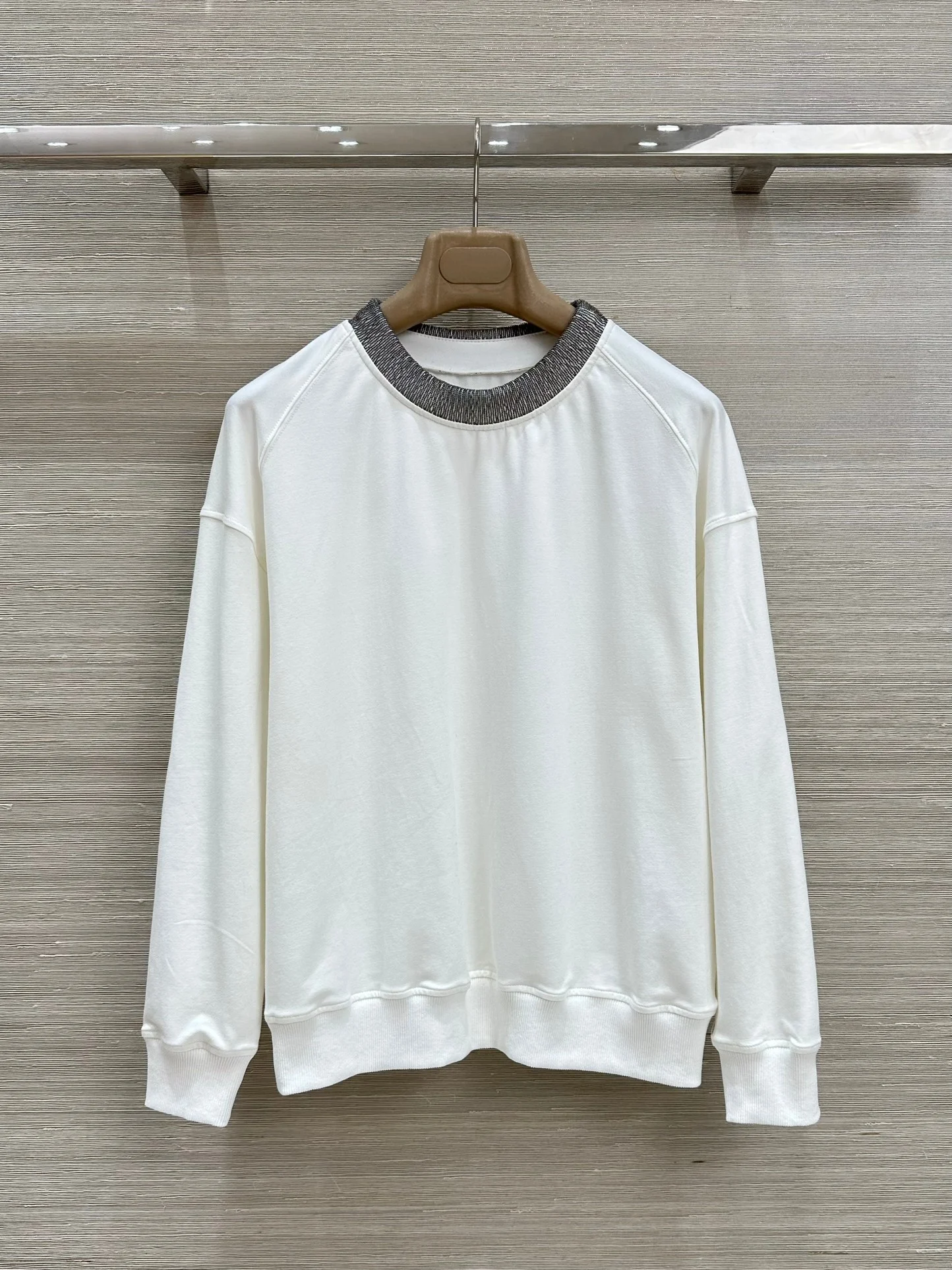 

Женский свитшот с бисерной цепочкой, из смесового хлопка, с круглым вырезом, длинными рукавами, свободного кроя