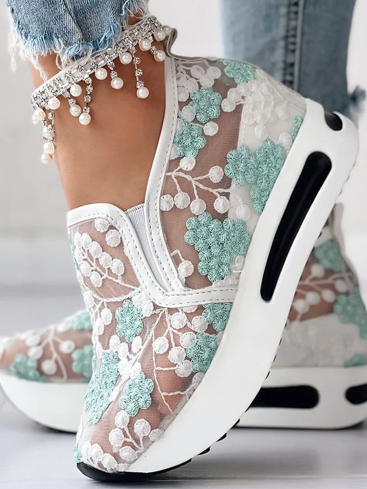 For Dropship Platform Wedges Woman Shoes 2023 New Sporty Sneakers Floral Embroidered Slip On Wedge Sneakers Comfy Shoes