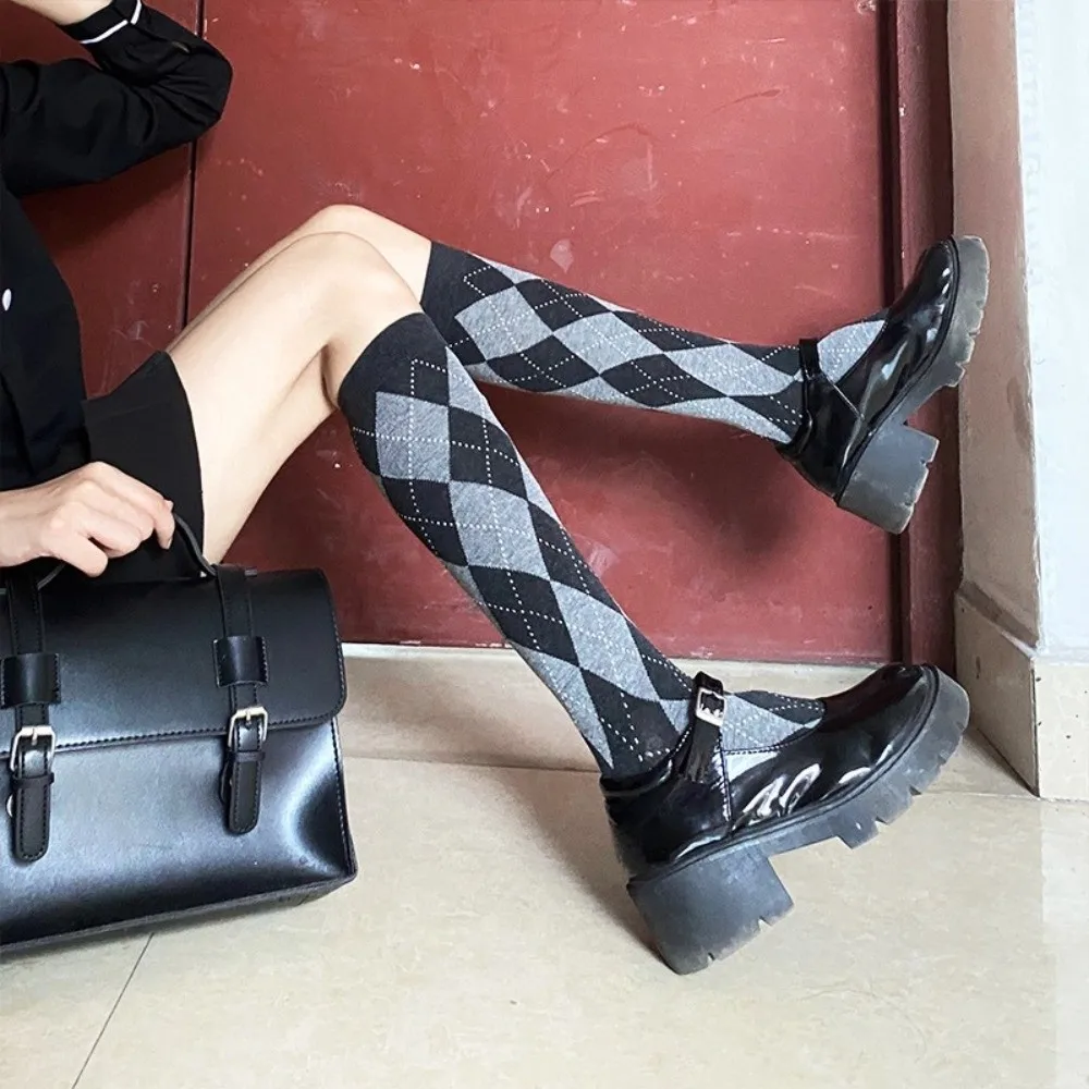 

Fashion Retro JK Long Socks Casual Winter Thickened Women Stockings Warm Knitted Knee Socks Middle Tube Socks Women