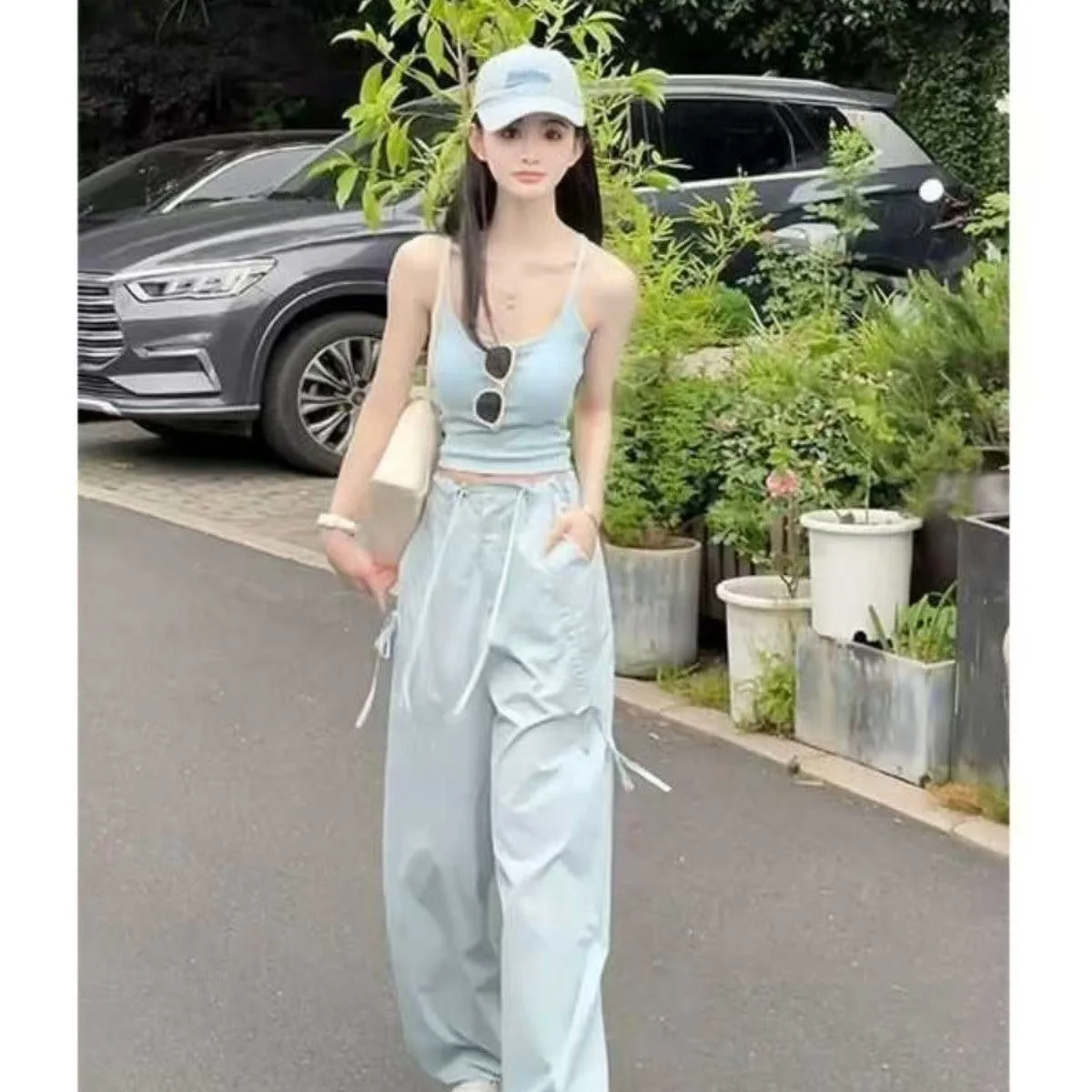 

Модный комплект с топом на бретелях и жилетом, женский летний костюм-двойка, маленький размер, трендовая одежда, китайский производитель, лето 2025