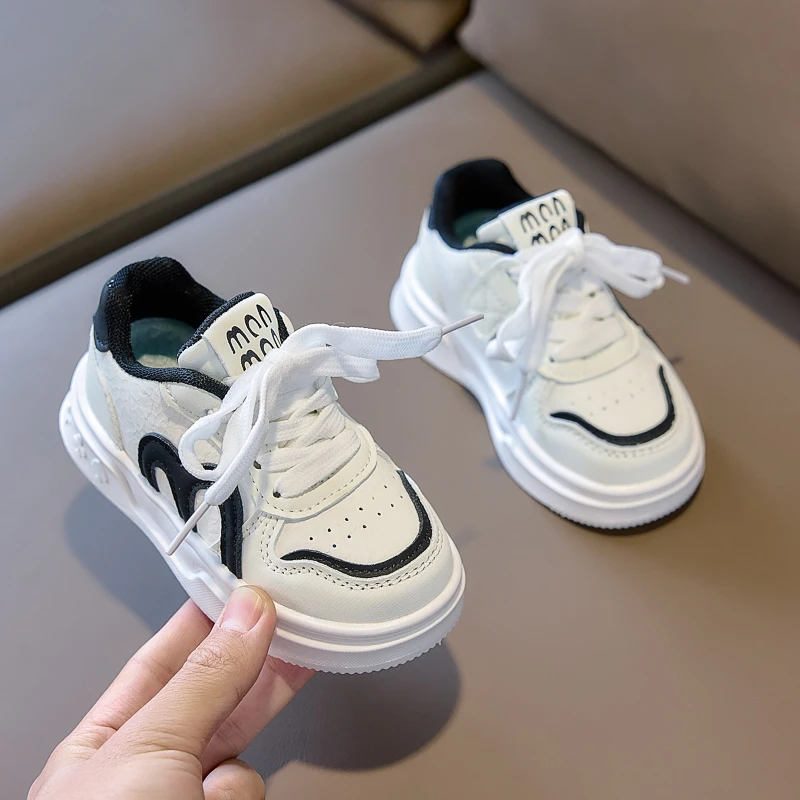 

Осень 2023, новая модная спортивная обувь, детские кроссовки, простая противоскользящая обувь на плоской подошве для мальчиков и девочек, универсальная уличная обувь