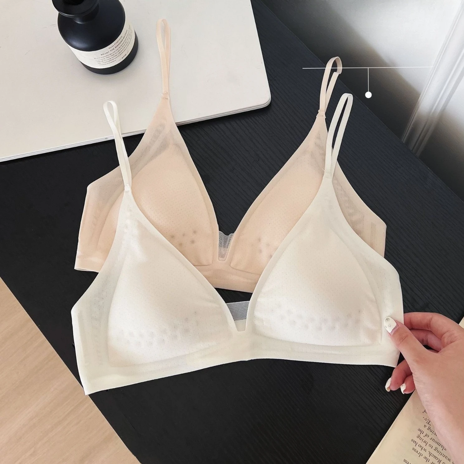 

Женский бюстгальтер с французской треугольной чашкой, тонкие регулируемые бретели, беспроводной бесшовный мягкий желейный полосатый дышащий удобный повседневный бюстгальтер без косточек
