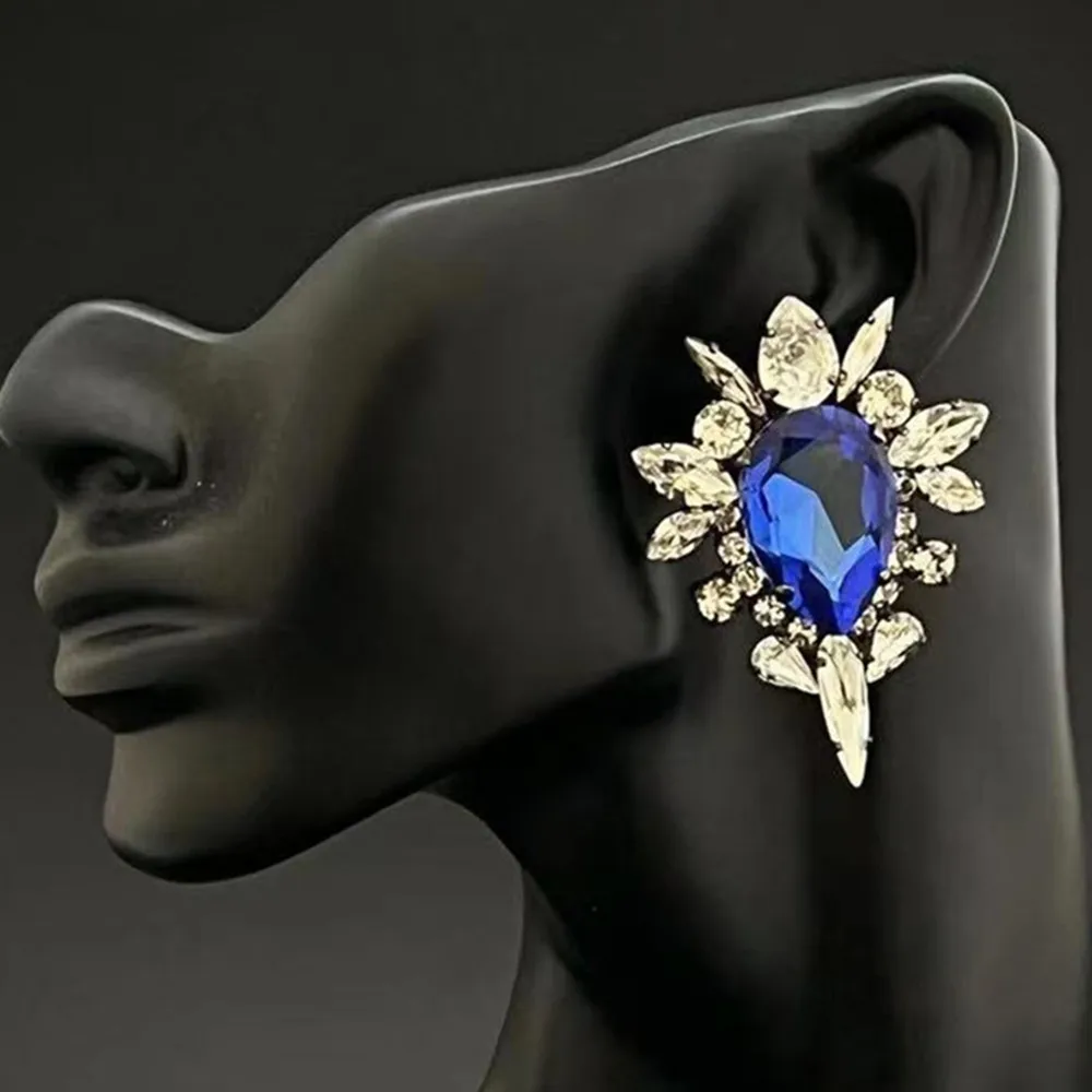 

Gorgeous Rhineston Colorful Water Drop Large Stud Earrings for Women Crystal Asymmetrical Bridal Earrings Jewelry Accessories
