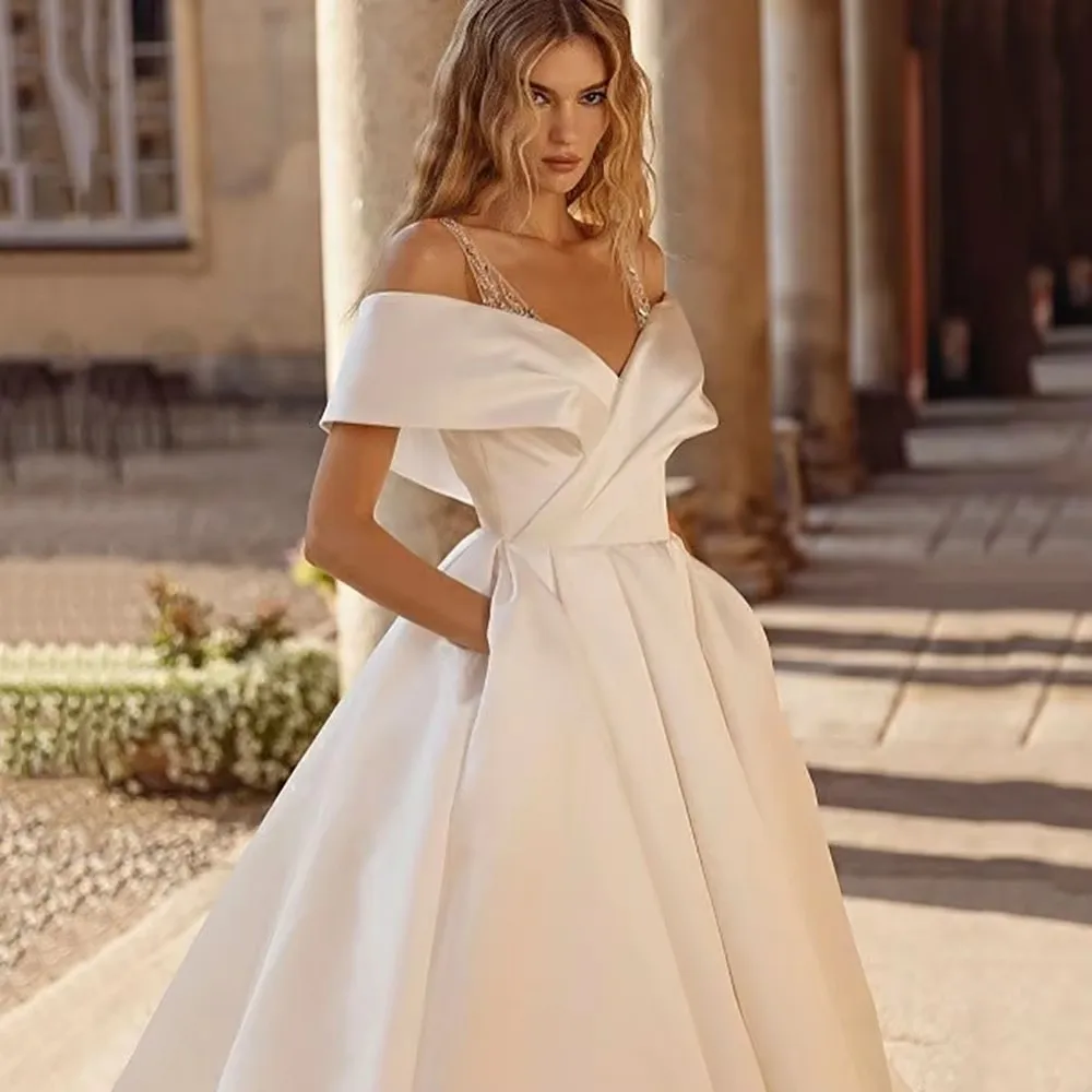 Classic Wedding Dresses Off Shoulder A-Line Brides Dress V Neck Pleated Satin Sweep Train Bridal Gowns Vestidos De Noiva