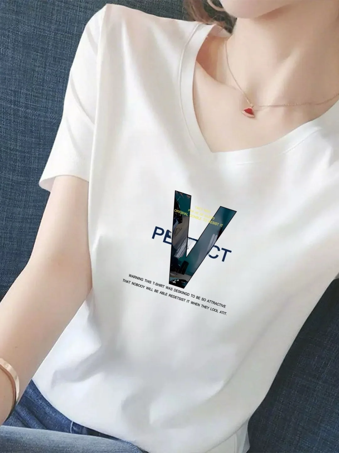 

V-Neck Short Sleeve T-Shirt Women's Casual Print Top Fashionable Lightweight Luxury Standard Fit Polyester Fiber Spring 2026