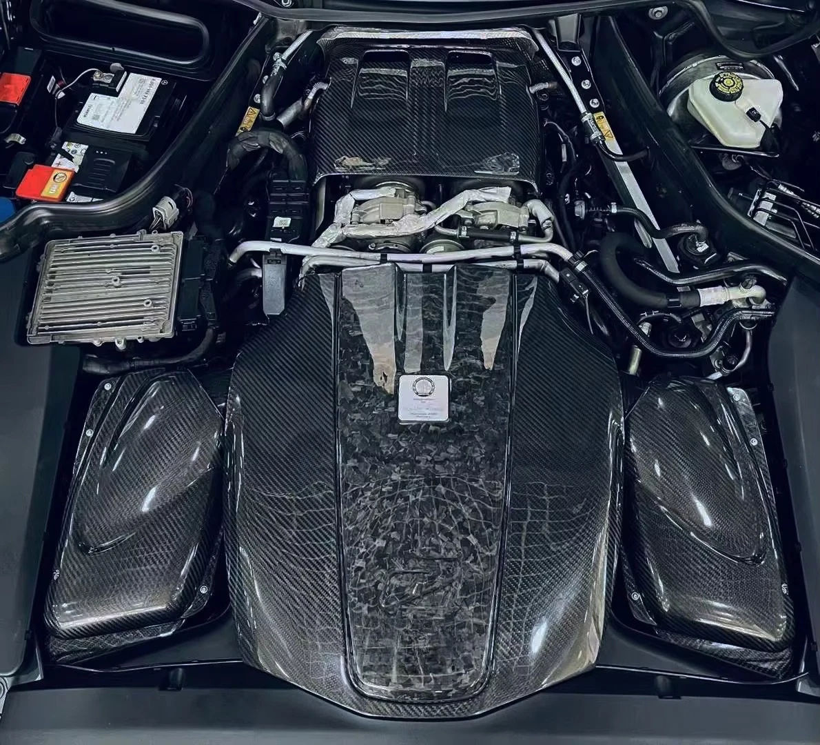 GT، GTC، GTR 4.0T 3k غطاء محرك السيارة من ألياف الكربون المضفر اللامع #3