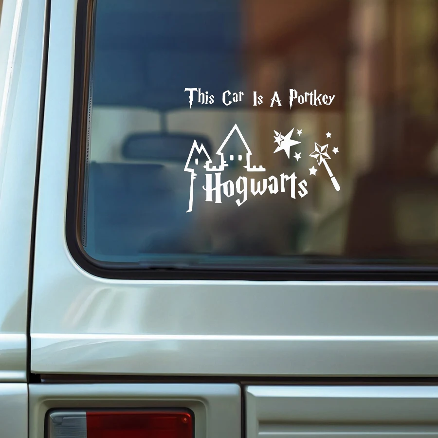 Etiqueta engomada del parachoques del coche del vinilo del castillo de Hogwarts de Harry Potter este coche es un llavero calcomanías de la ventana del parabrisas del coche, para la decoración de camiones SUV