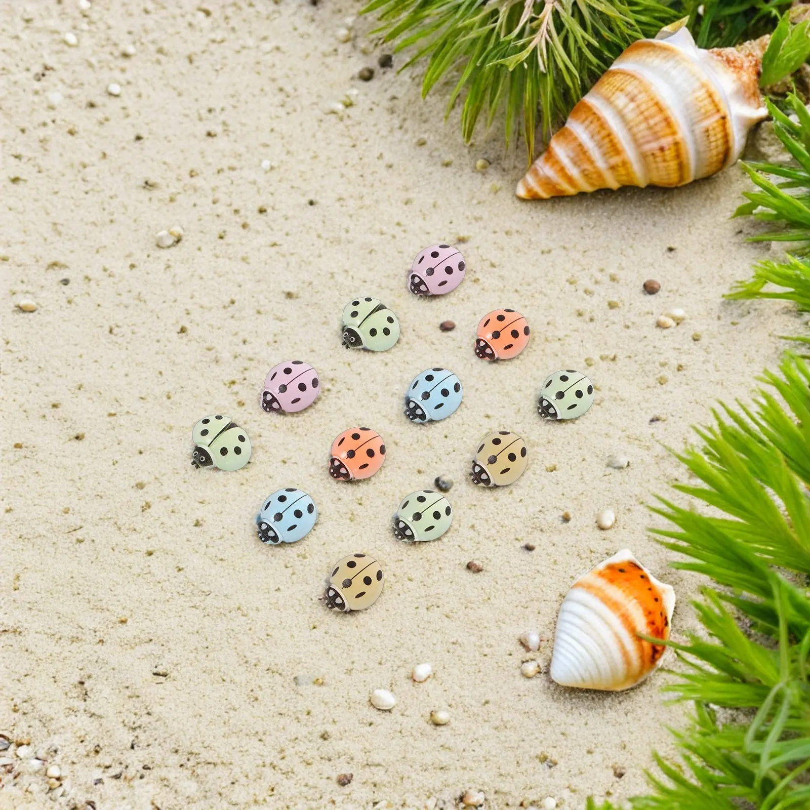100Pcs Mini Ladybug Resin Micro Landscape Decor Realistic Hand-Painted Beetle Animal Decoration for Fairy Garden Tabletop Bonsai