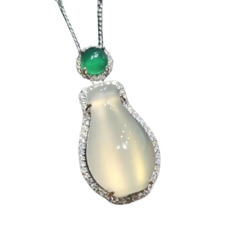 

Natural ice color Brazilian chalcedony inlaid vase pendant, safe and rich pendant women's model