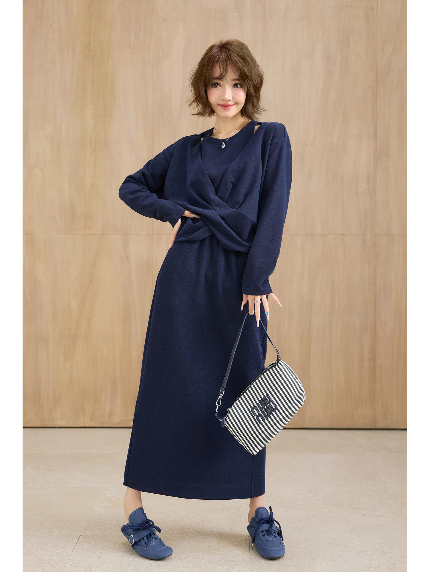 

MIUCO Casual Design Sense Sweatirt Set Silk Wool High Waist Skirt One Whole Set Long Sve Hoodie round Ne Spring F...