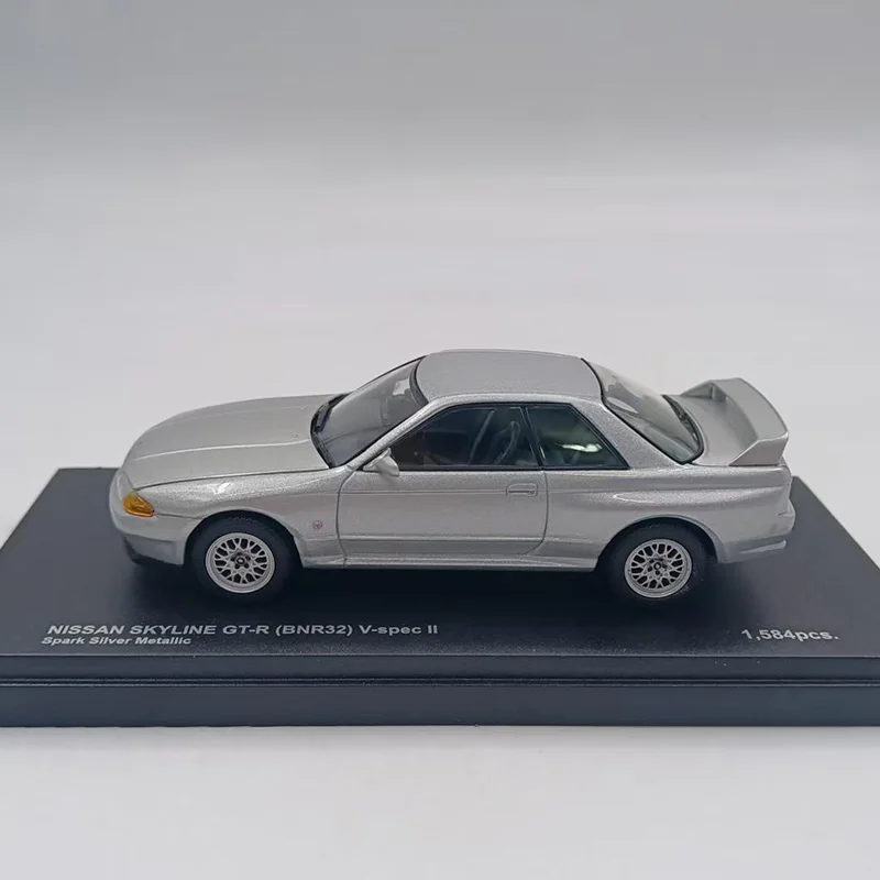 Diecast 1:43 Alloy 2004 Nissan SKYLINE GT-R(BNR32) V-spec II Mini Toy Car Simulation Classic Model Hobby & Collectibles Souvenir