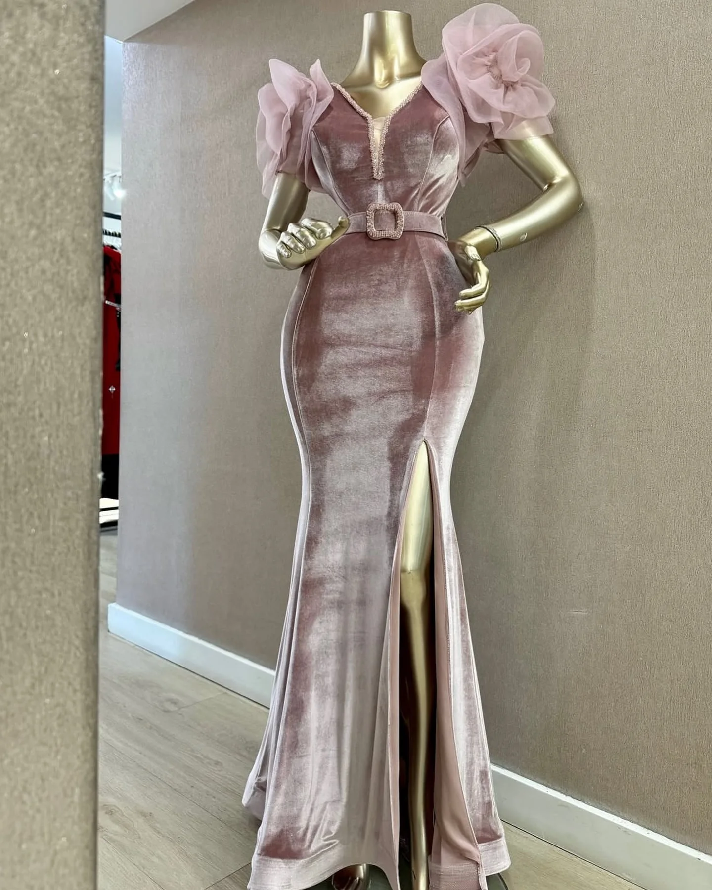 

Customized Graceful Velvet Mermaid Beading Sequined 3D Flowers Belt Evening Dress High Quality V-Neck Short Sleeves Prom Gowns