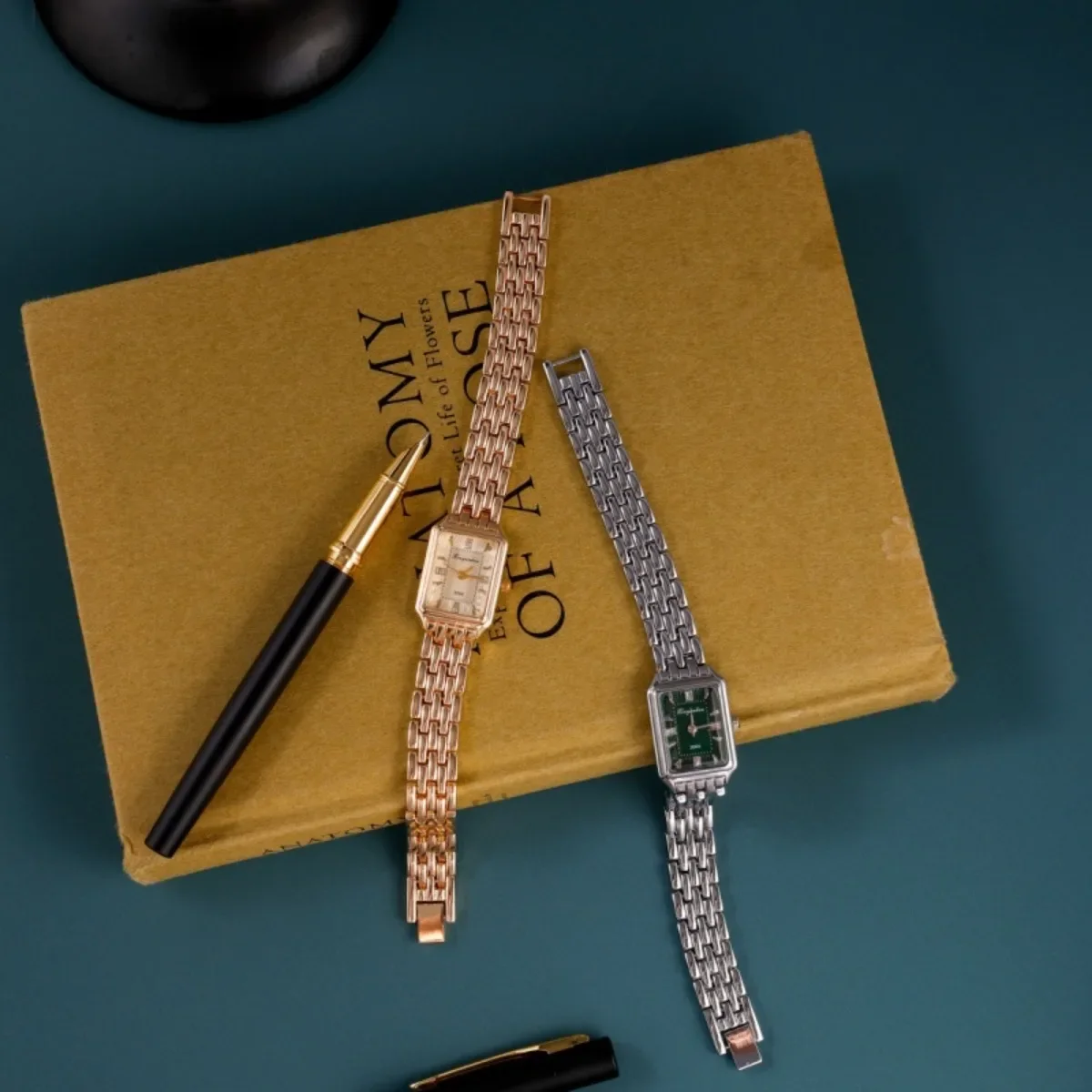 ساعة سيدات أنيقة بسيطة بمينا صغير وحركة كوارتز عالية الجودة وحزام ساعة من سبائك الزنك بتصميم أنيق وساعات نسائية عصرية #3