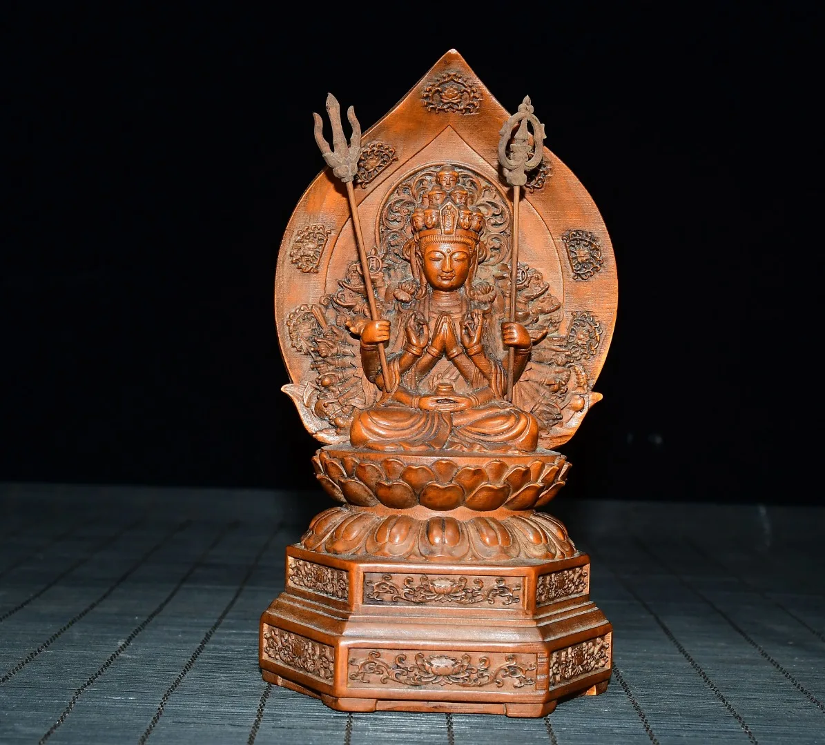 Old Boxwood Cundhi bodhisattva  Sitting Buddha 1000 arm Guanyin backlight Buddhist scriptures Lotus Buddha Terrace Worship Hall