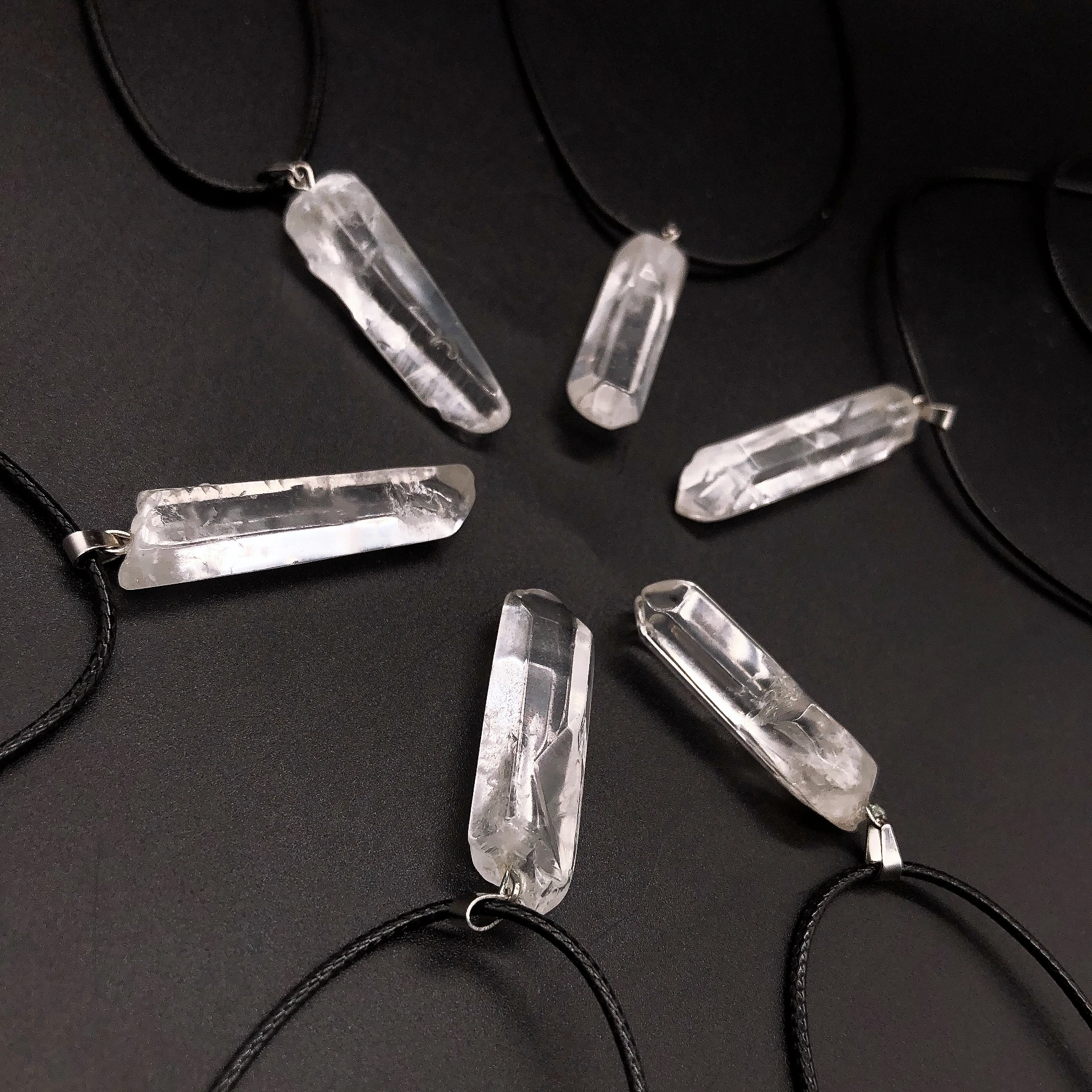 

Natural Clear Quartz Pendant Crystal Stone Column Necklace Women Fashion Reiki Healing Mineral Jewelry Home Decor Souvenir Gift