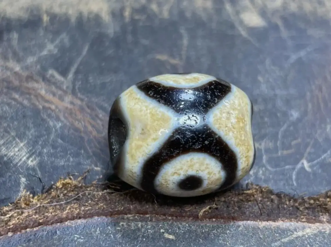 

Tibetan Nepalese Himalayan Ancient agate Old Dzi Talisman 3 Eye Beads Amulet