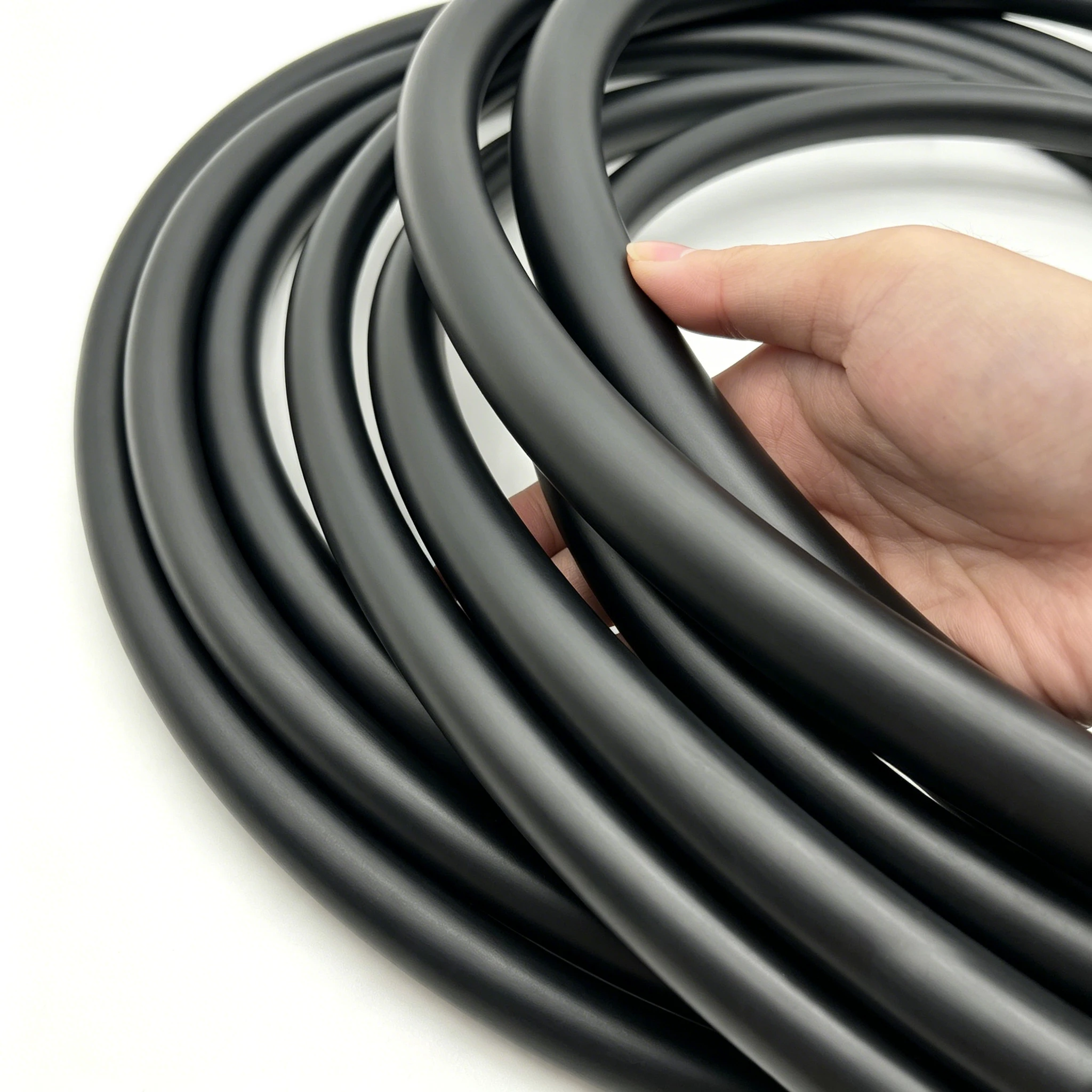 ID 2mm~16mm High temperature resistant black FKM fluororubber pipe resistant to strong corrosion industrial fluid transport tube