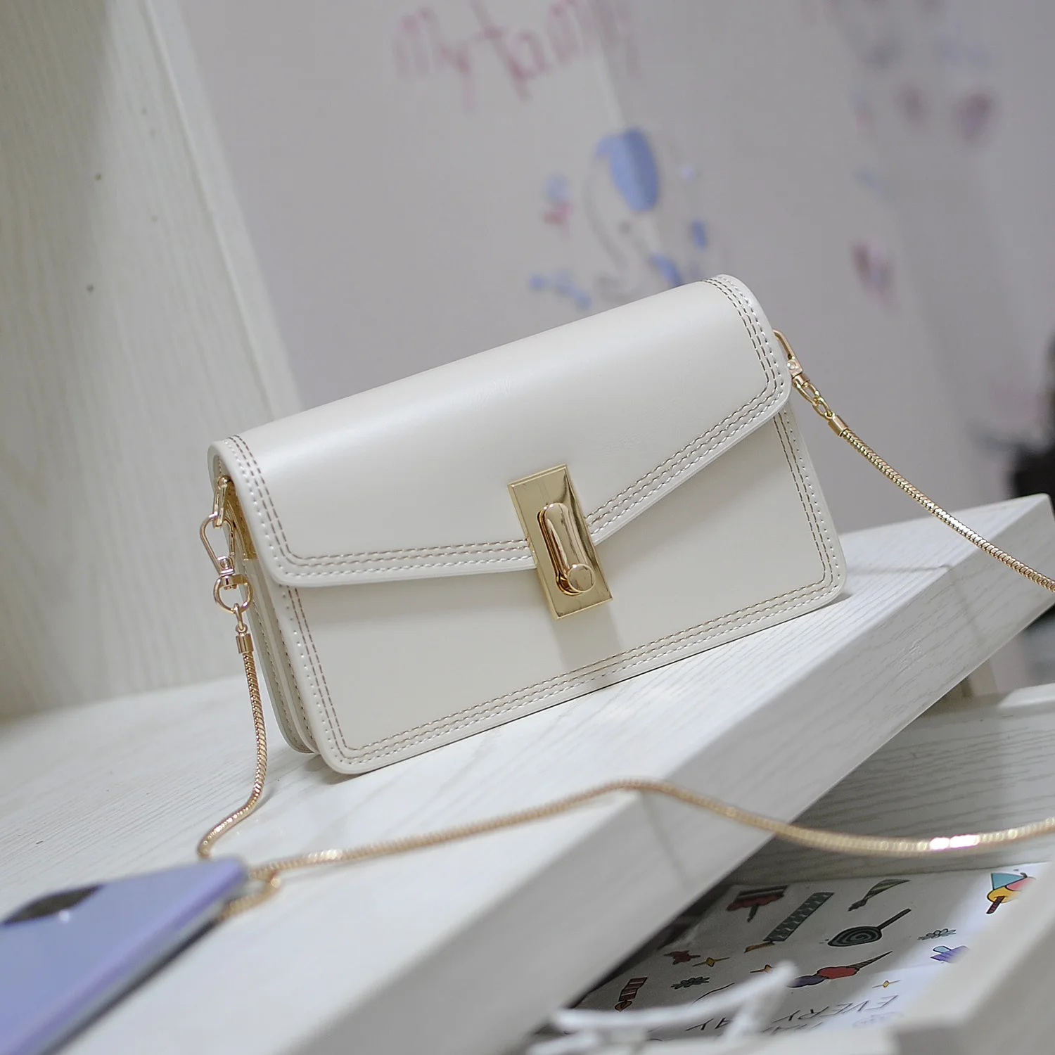 2026-nuova-borsa-quadrata-bianca-versatile-da-donna-borsa-a-tracolla-con-catena-borsa-a-spalla-singola-con-fibbia-a-lucchetto-borsa-trendy