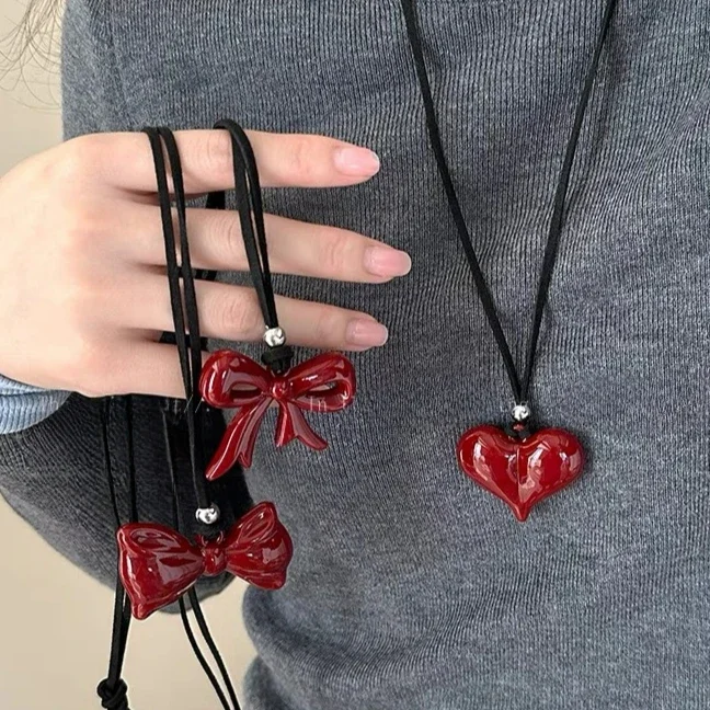 Retro Red Heart Pendant Necklace Vintage 80s Aesthetic Bow Love Inspired Choker New Fashion Romantic Heart Necklace for Women