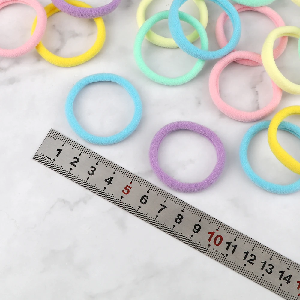 100/200PCS 4 ซม.ผมวงยืดหยุ่นผมสี Candy Hair TIES สําหรับสาว Chidren แถบคาดศีรษะที่มีสีสันอุปกรณ์เสริมผม Headwear ขายส่ง