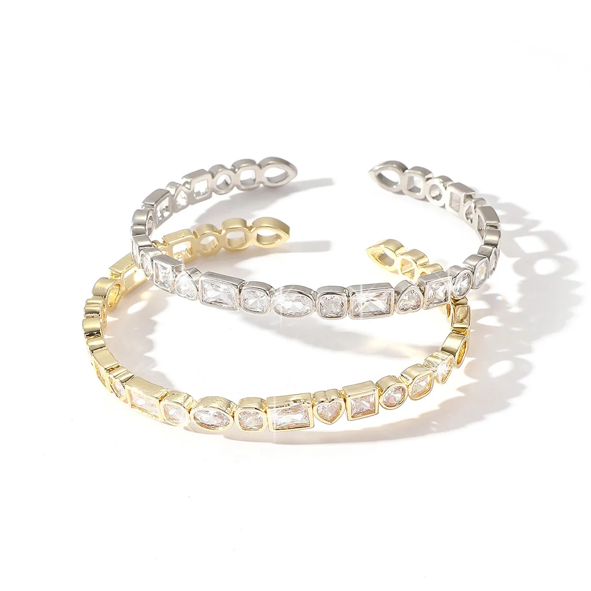 

CZ Zircon Cuff Bracelet Adjustable Fashion Minimalist Open Bangle for Women Ladies Geometric Jewelry Party Dress Decoration 1718