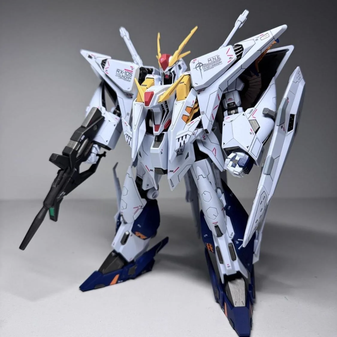 JUJIANG HG RX-105 XI Robot Assembly Model Kit 1/144 Scale Action