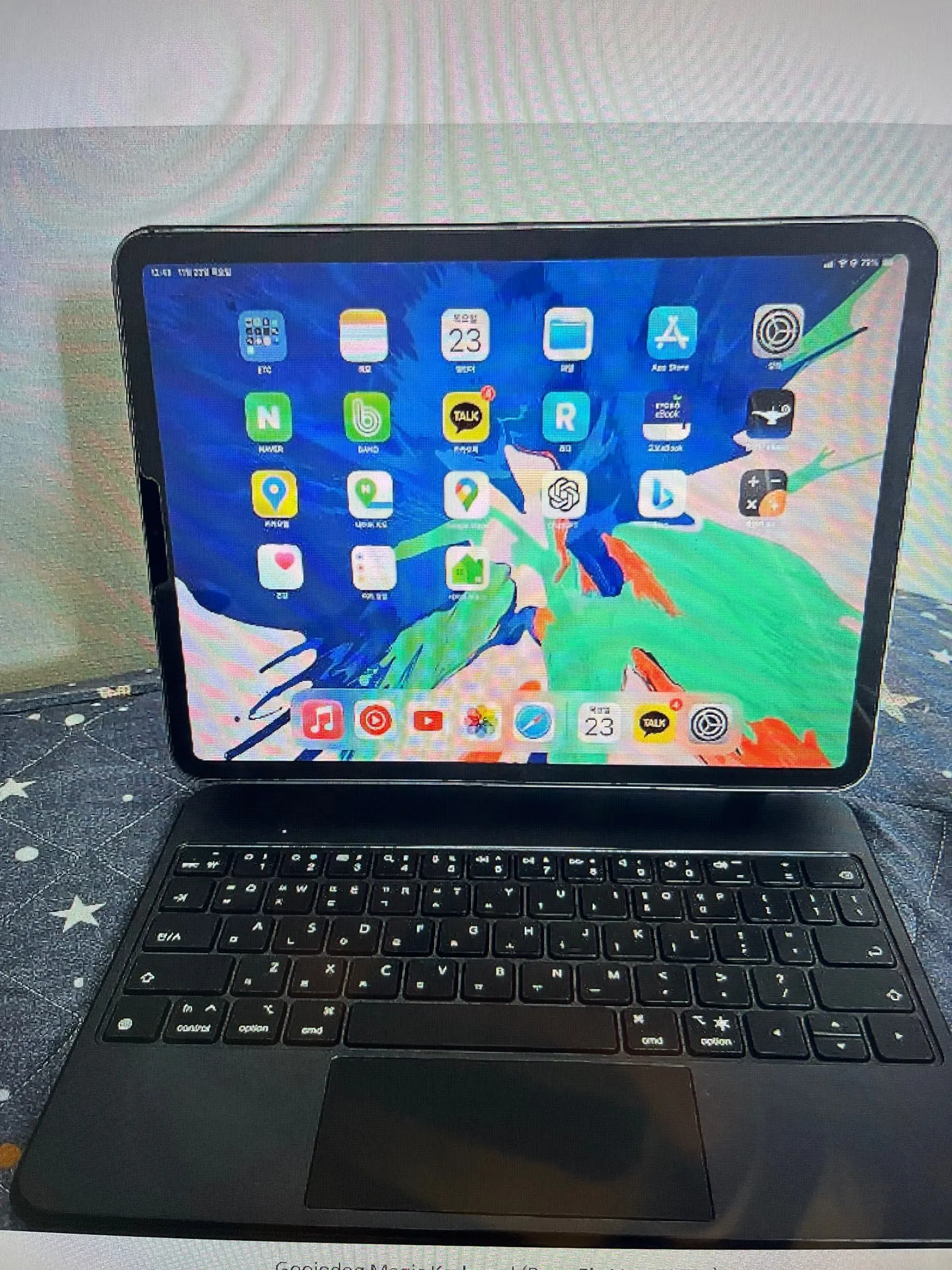 Funda Teclado GOOJODOQ iPad Pro 11 en uso