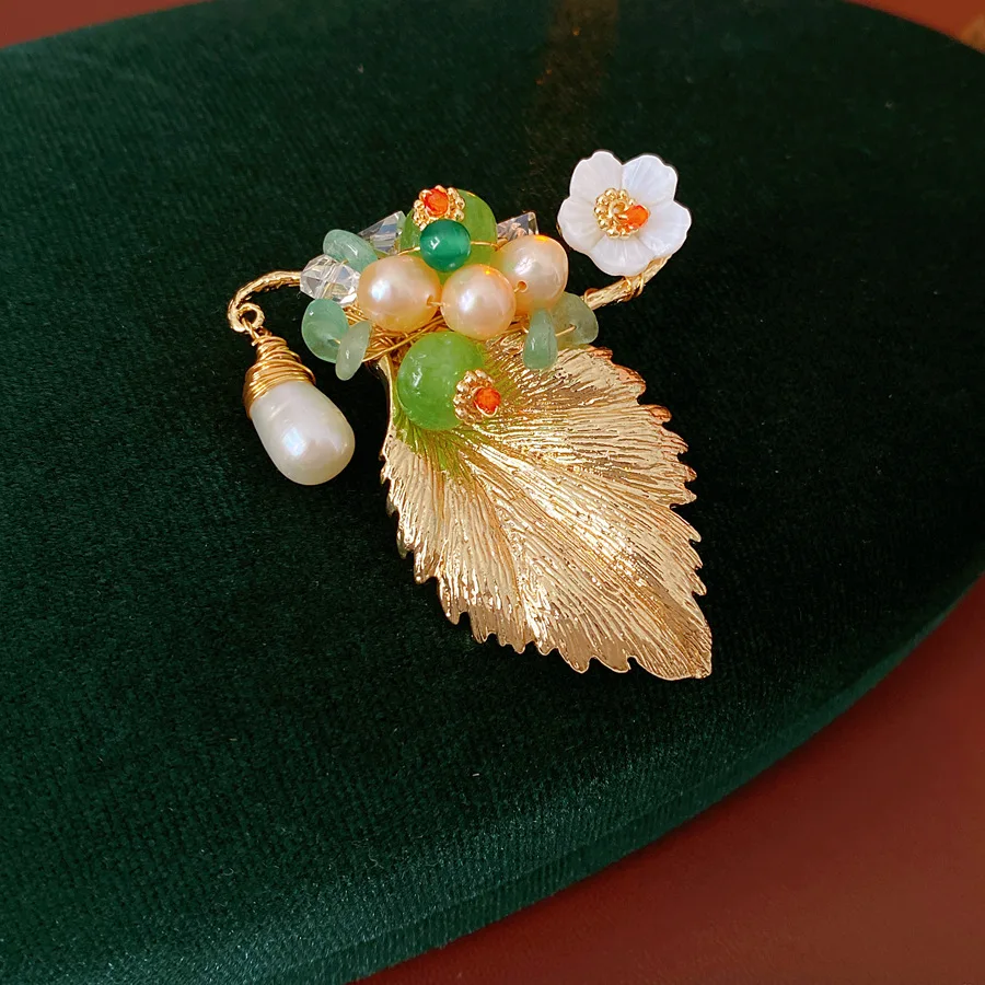 Retro Palace Pearl Leaf Flower Brooch Niche High-End Pin Women's Stylish Clothing Accessories