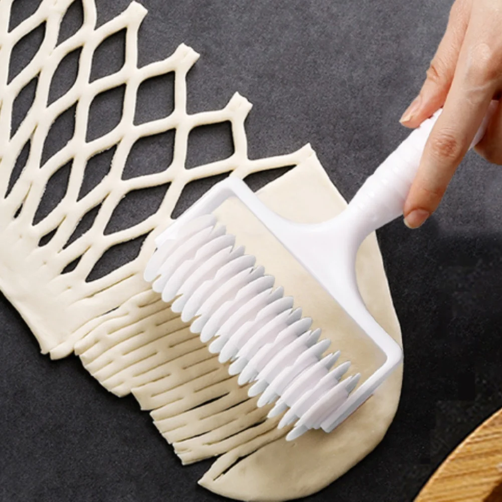 Plastic Pizza Roller Tool for Effortless Crust Border Shaping and Decorative Pattern Making on Baked Dough Products