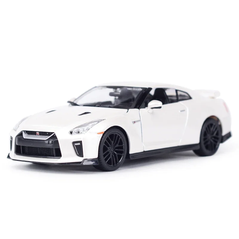 

Bburago 1:24 2017 Nissan GT-R Sports Car Static Die Cast Vehicles Collectible Model Car Toys