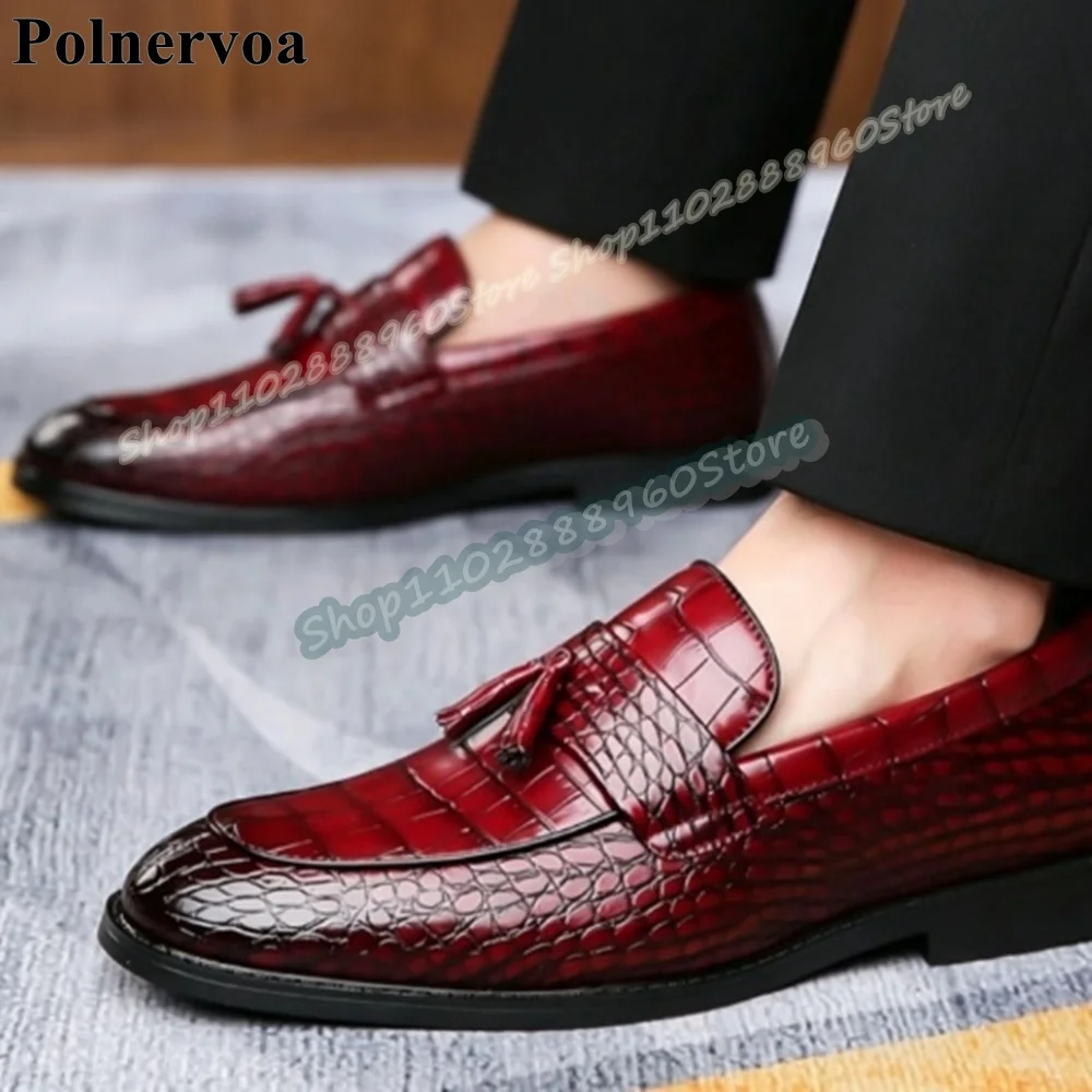 

Red Crocodile Skin Tassels Decoration Men Pumps Flats Formal Shoes For Men Slip On Banquet Fashionable Catwalk 2026 Men Pumps