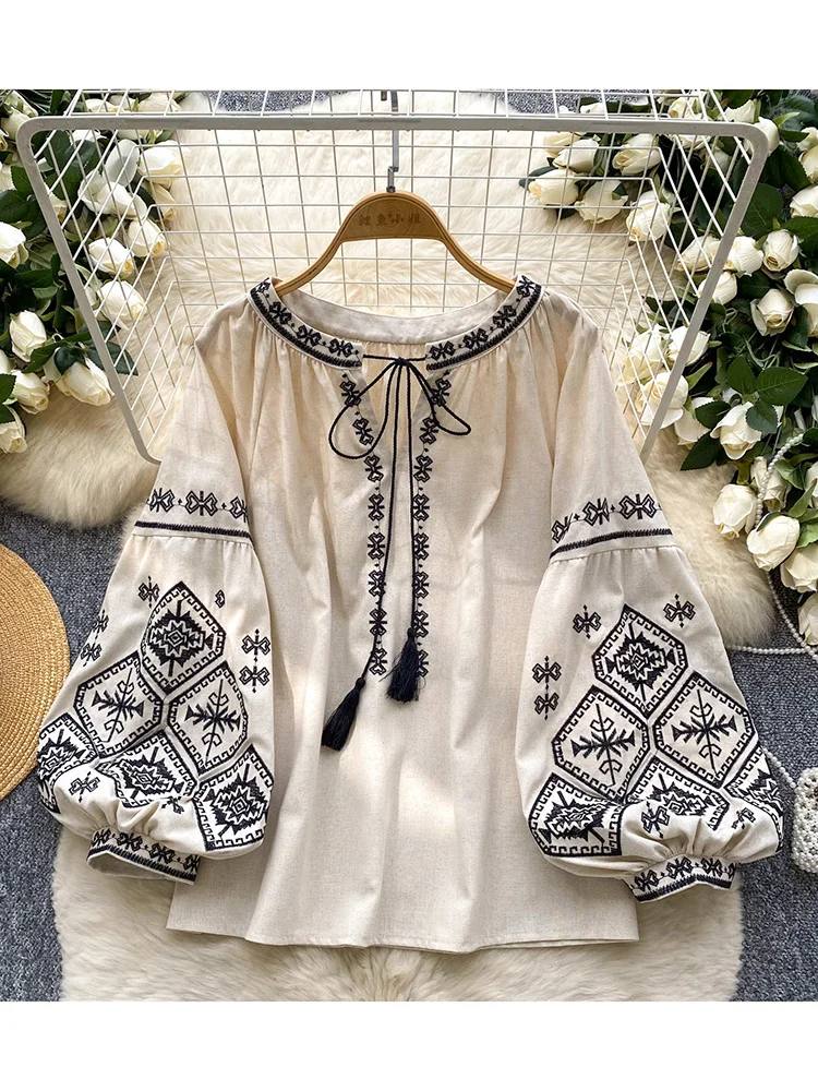 

Женская весенне-осенняя блузка в этническом стиле, темпераментная рубашка с рукавами-фонариками, повседневная свободная дизайнерская рубашка с вышивкой на шнуровке, топ BL186