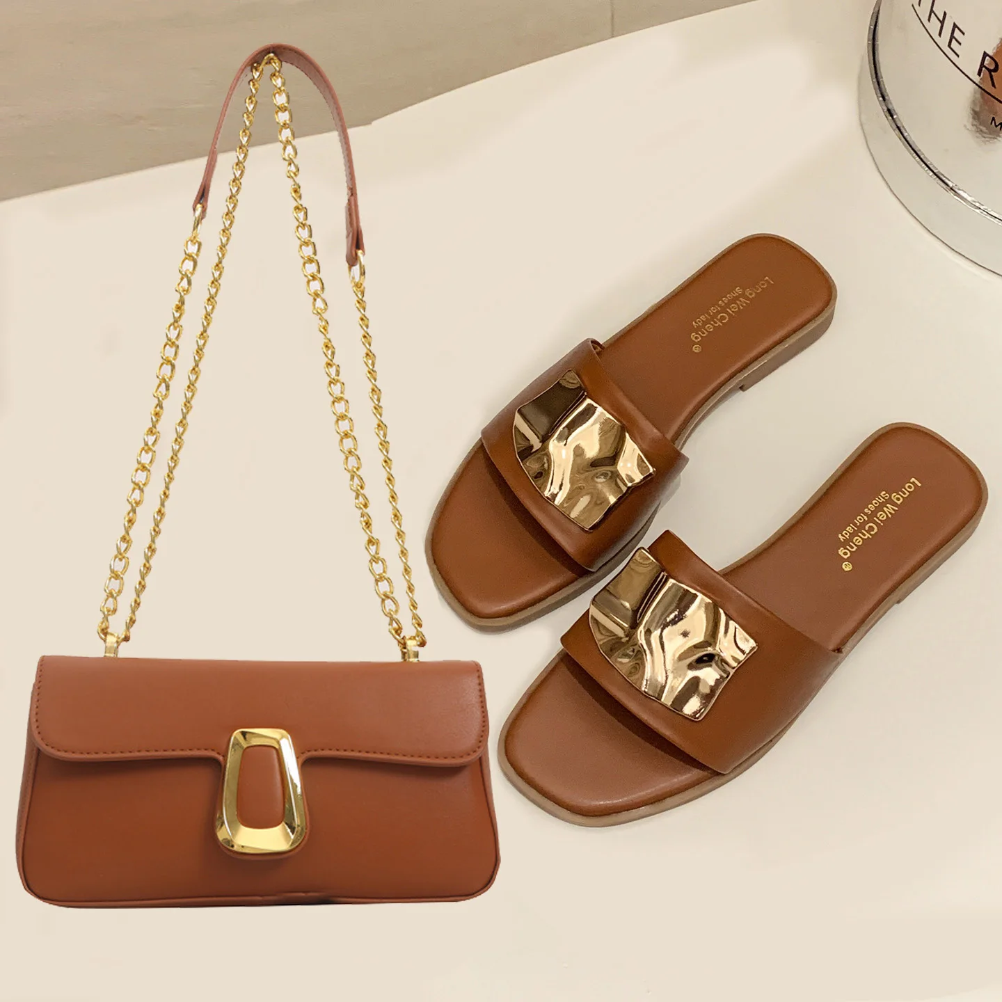 Women's Summer Fashion Metal Buckle Beach Sandals and Slippers Plus Size Women's Shoes with One Shoulder Portable Small Bag. view 5