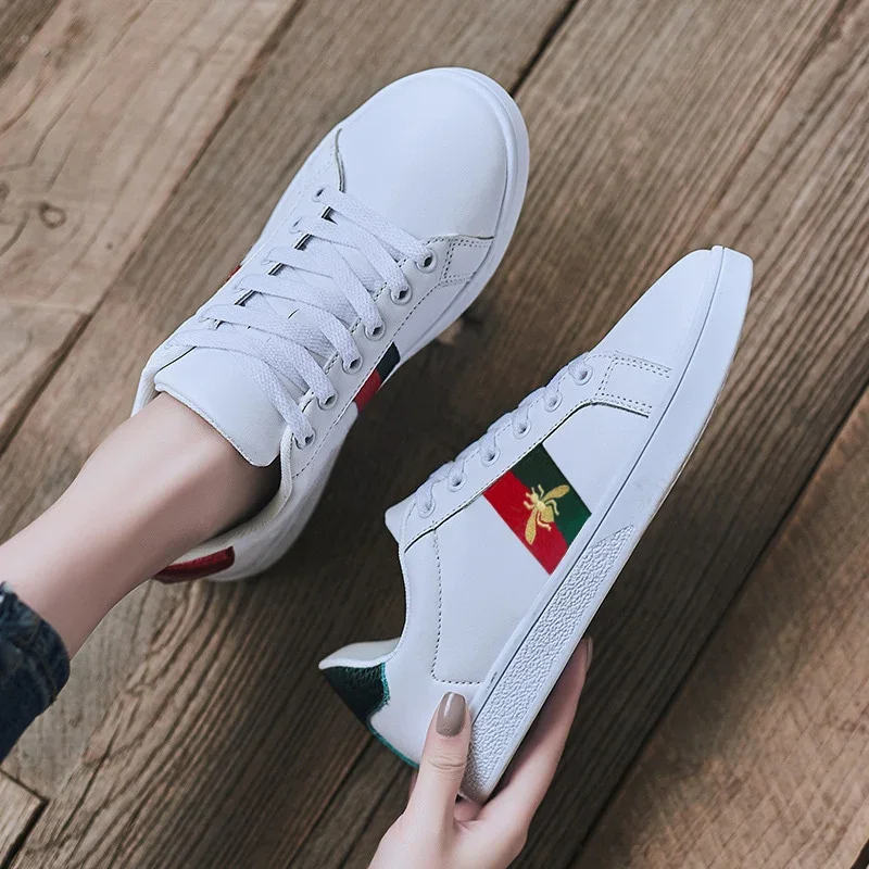 Original Men's Bee Shoes Comfort Low Cut Brand Sneakers Women Embroidery Shoes High Quality Flat Skate Shoes Men Designer Shoes