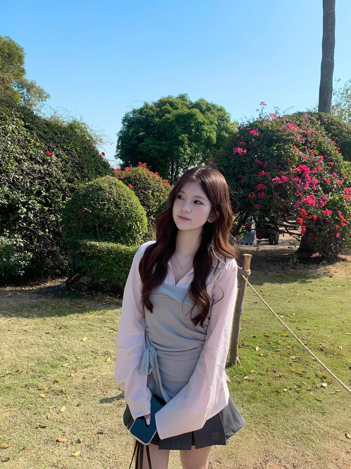 

FEMPILOT Korean Sle Color Blo Slim Fit irt Spring Design Unique Waist-Cinching Long Sve Women's Premium irt