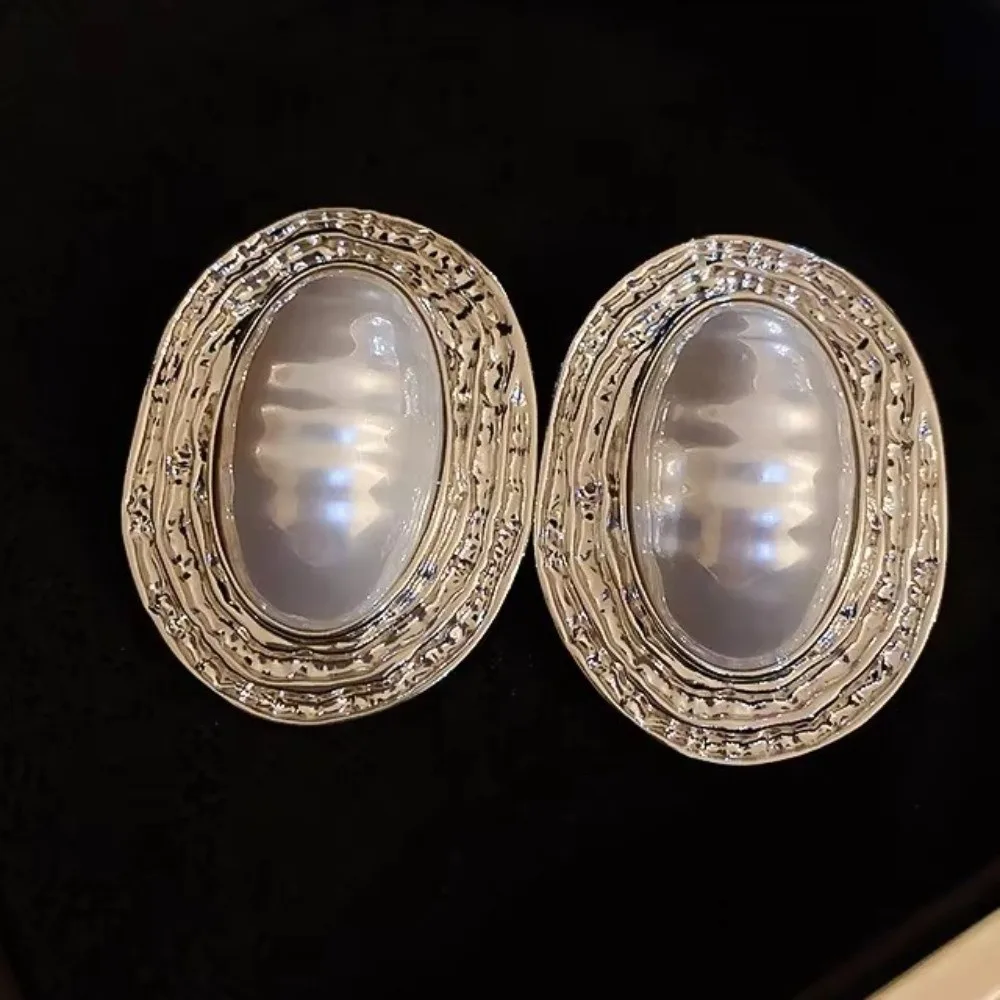 Imitation Oval Metal Pearl Earrings Gold Ruffled Stripes Large Stud Earrings Alloy Vintage Geometric Exaggerated Earrings