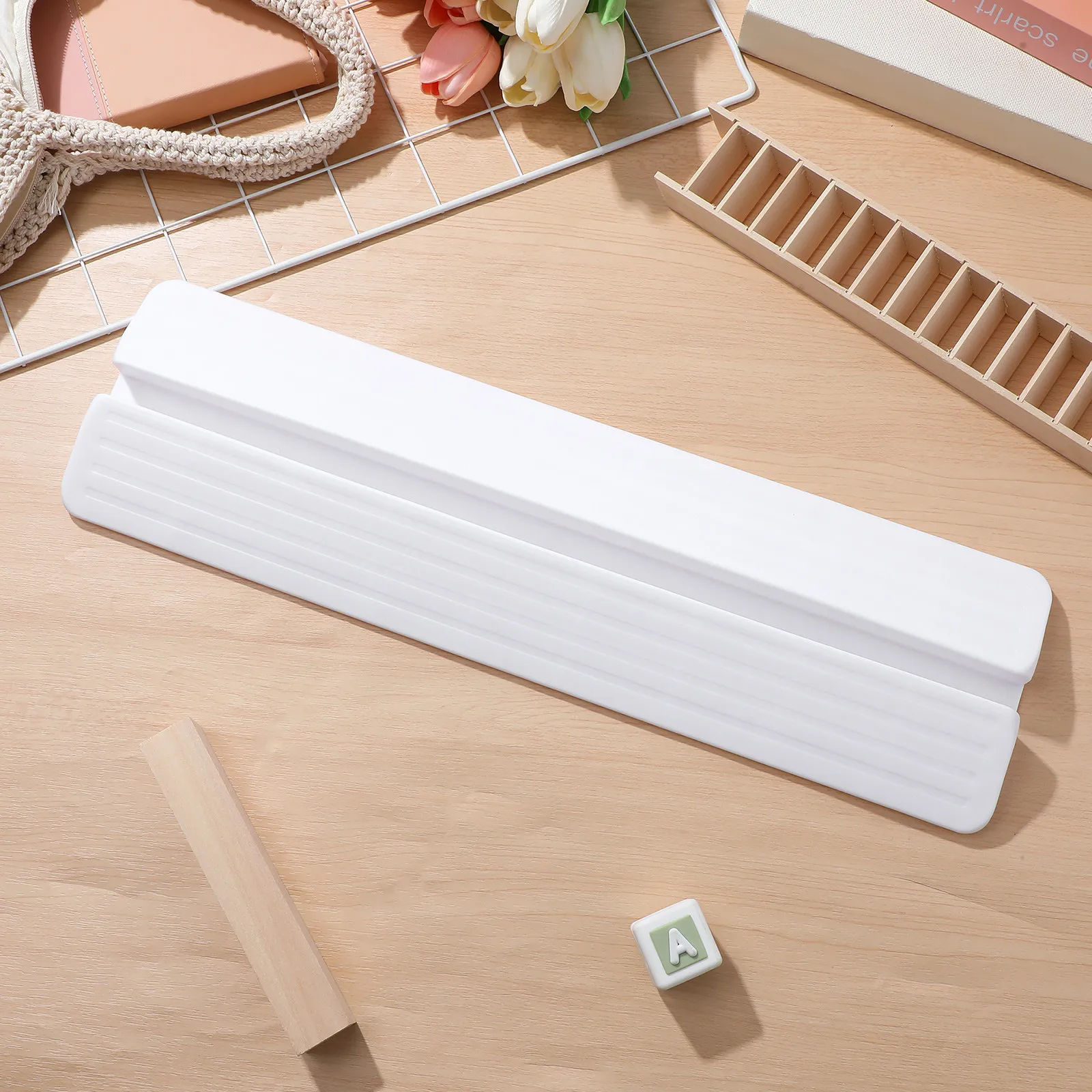 

Stable Guardrail Holder Safety Gate Fitting Babyproofing Door Fixator for Puppy Dog Fence Stairway Accessory Non-Slip Tooth