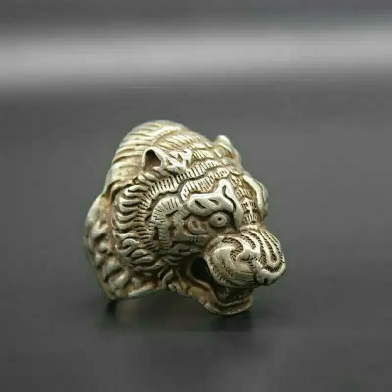 Collection Old Chinese Tibet Silver Handmade Force Tiger Statue Ring Decoration Good Fortune Amulet