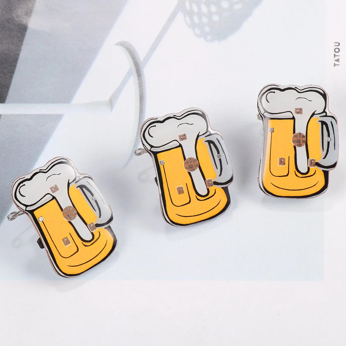 Boutonniere Pin Beer Mug Decorations Light up Badge Clip LED Brooch Glasses Cartoon